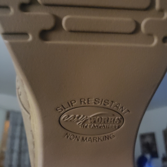 Size 12 Brown Slip resistant Clogs Shoes Easy Street Womens Works Sidria New - Picture 3 of 6